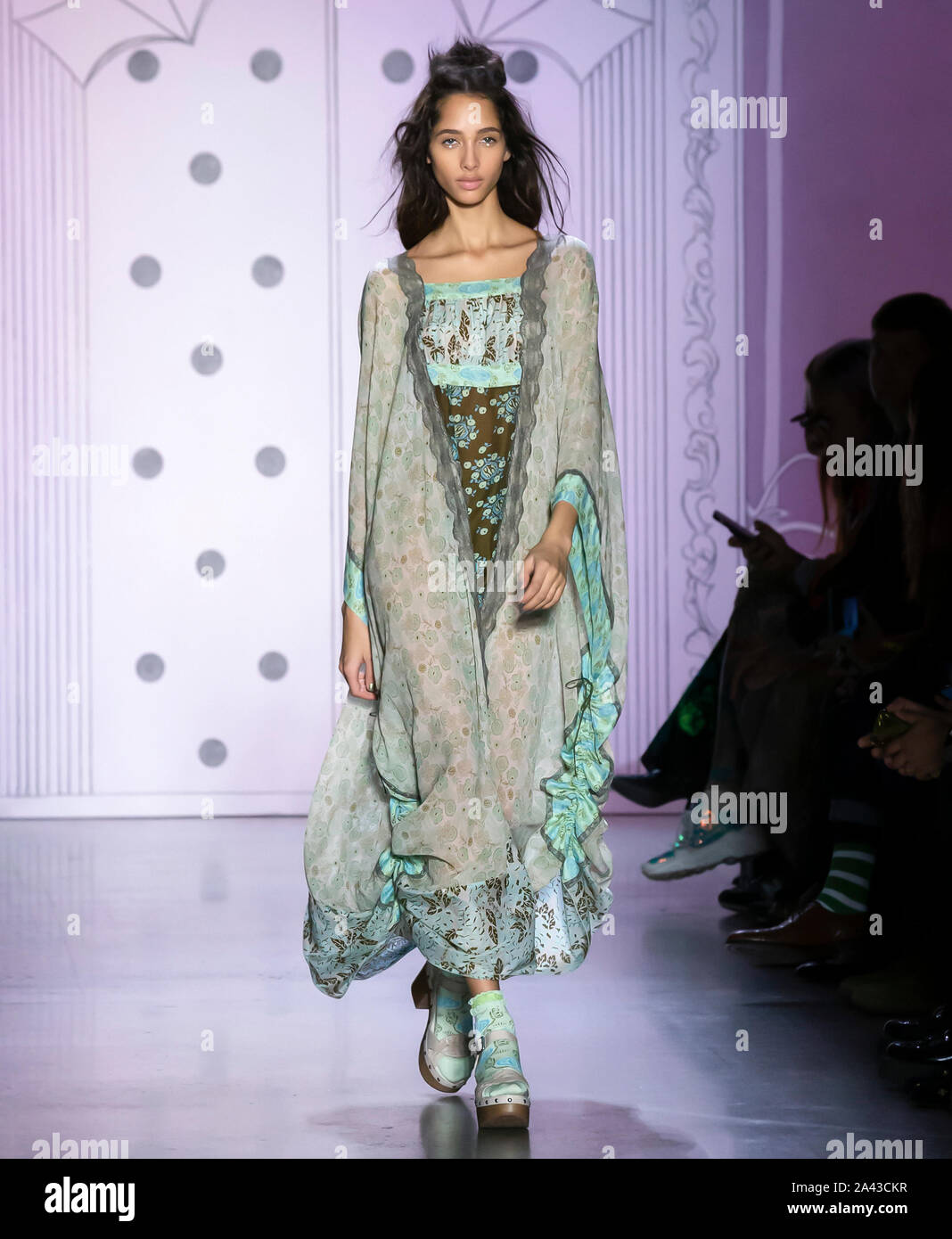 New York, NY - Settembre 09, 2019: Yasmin Wijnaldum passeggiate la pista al Anna sui primavera estate 2020 Fashion Show Foto Stock