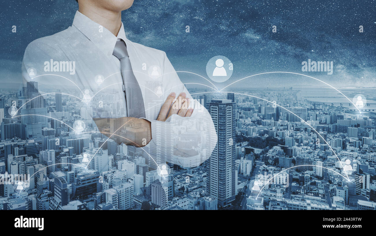 Rete aziendale e le risorse umane la gestione delle risorse umane. Doppia esposizione dei dipendenti aziendali attraversata del braccio Foto Stock