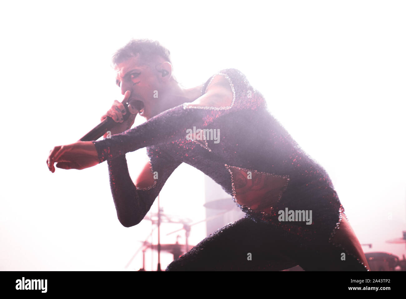 Venaria, Italia. Undicesimo oct, 2019. Il rapper italiano Achille Lauro suona dal vivo presso il Teatro della Concordia a Venaria. (Foto di Alessandro Bosio/Pacific Stampa) Credito: Pacific Press Agency/Alamy Live News Foto Stock