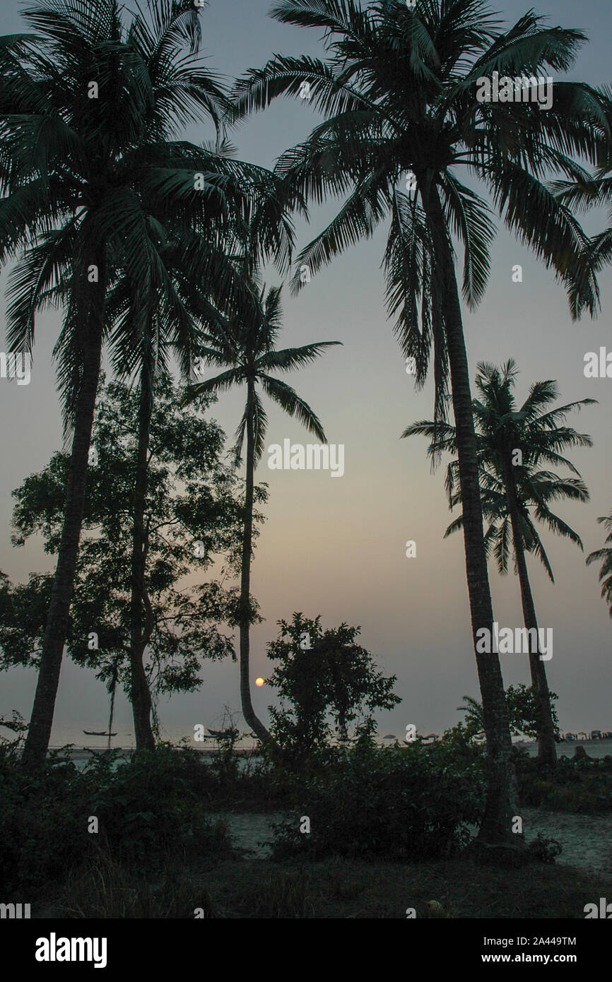 Tramonto al mare Kuakata beach. Patuakhali, Bangladesh Foto Stock