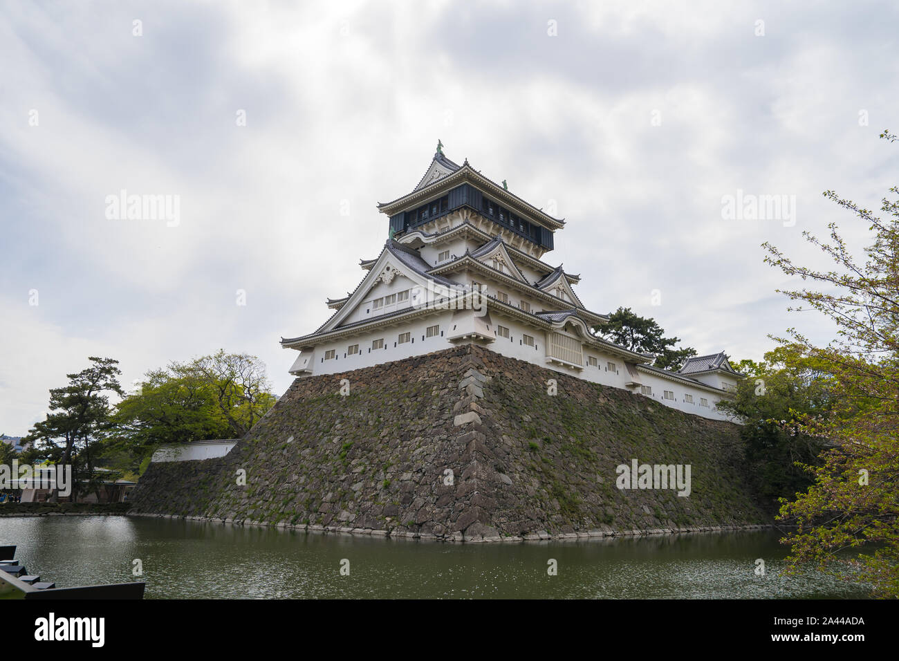 Kitakyushu, Giappone - 17 Aprile 2019: il castello di Kokura landmark in Kitakyushu, Giappone. Foto Stock