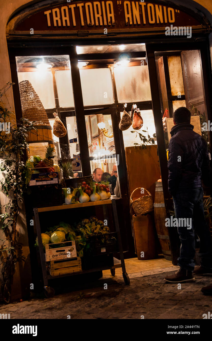 Trattoria a Roma, Italia. Foto Stock
