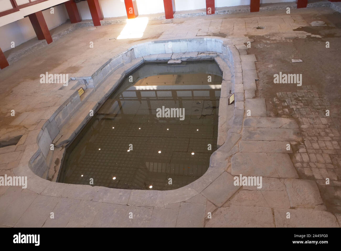 Reliquia storica piscina di balneazione di Yang Guifei nel codolo Huaqing Palace, Xian Cina Foto Stock
