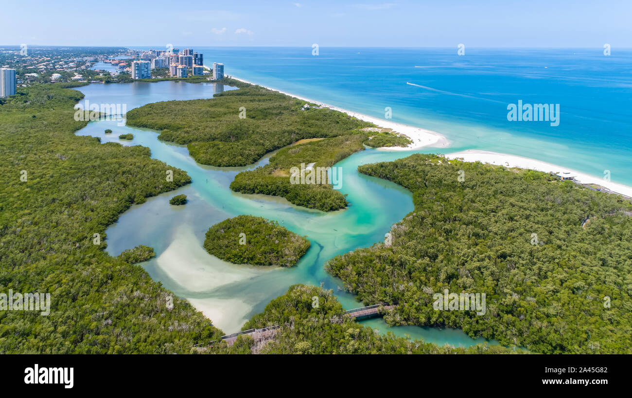 Pelican Bay area di Napoli nel sud-ovest della Florida vicino a Fort Myers e Marco Island, destinazione popolare per benestanti di persone che vivono negli Stati Uniti Foto Stock