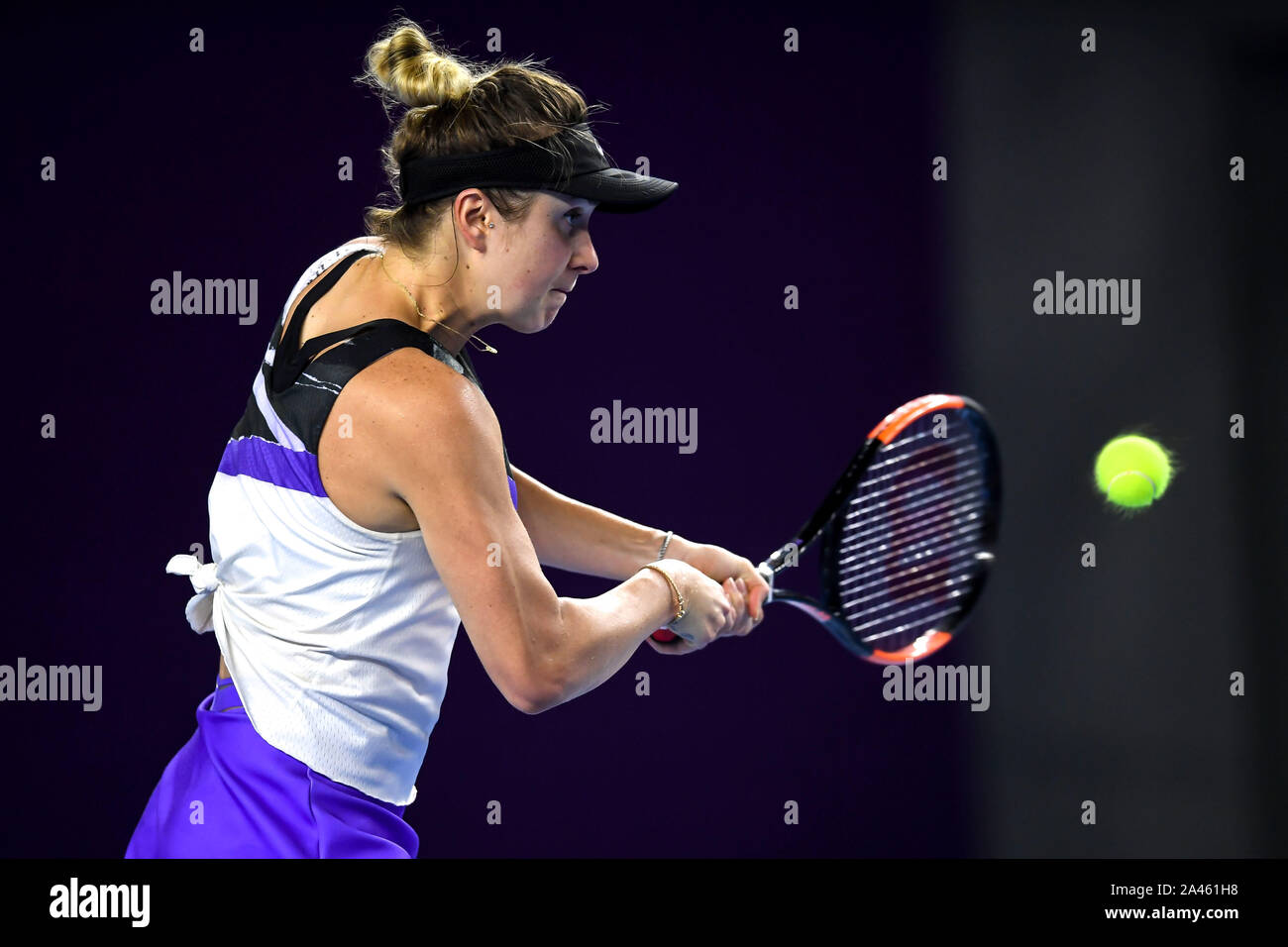 Ukrainian giocatore di tennis professionista Elina Svitolina gioca contro lo sloveno giocatore di tennis professionista Dalila Jakupovic al primo turno del WTA gua Foto Stock
