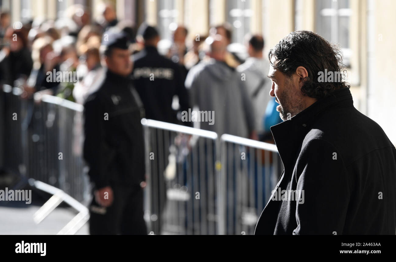 Repubblica ceca, Ottobre 12th, 2019.Czech soccer player Jaromir Jagr assiste ad una cerimonia di lutto per ceca cantante pop Karel Gott nella cattedrale di San Vito al Castello di Praga, la sede dei re cechi e presidenti, Praga, Repubblica ceca, 12 ottobre 2019. Un servizio religioso sarà accompagnato da interventi e Spettacoli di cantanti selezionati. Il pubblico può guardare su grandi schermi sul terzo cortile o sulla Piazza Hradcany al di fuori del castello. Karel Gott morì a 80 il 1 ottobre 2019, prima di mezzanotte a casa nel suo cerchio familiare. Gott era al top della musica per alcuni anni 60. Egli releas Foto Stock