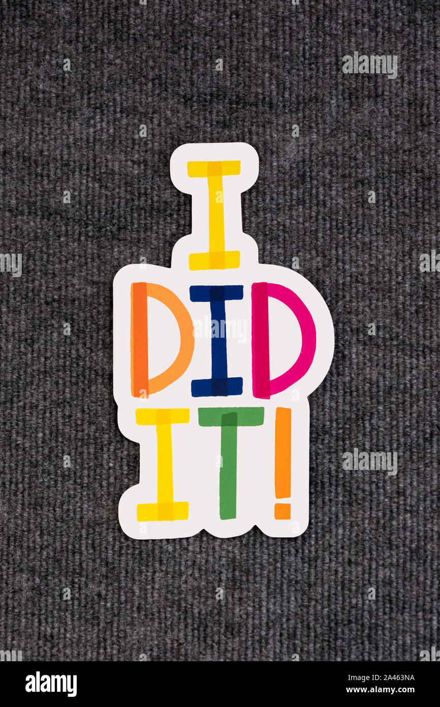 Ho fatto slogan sulla lavagna con alfabeti colorati. Foto Stock