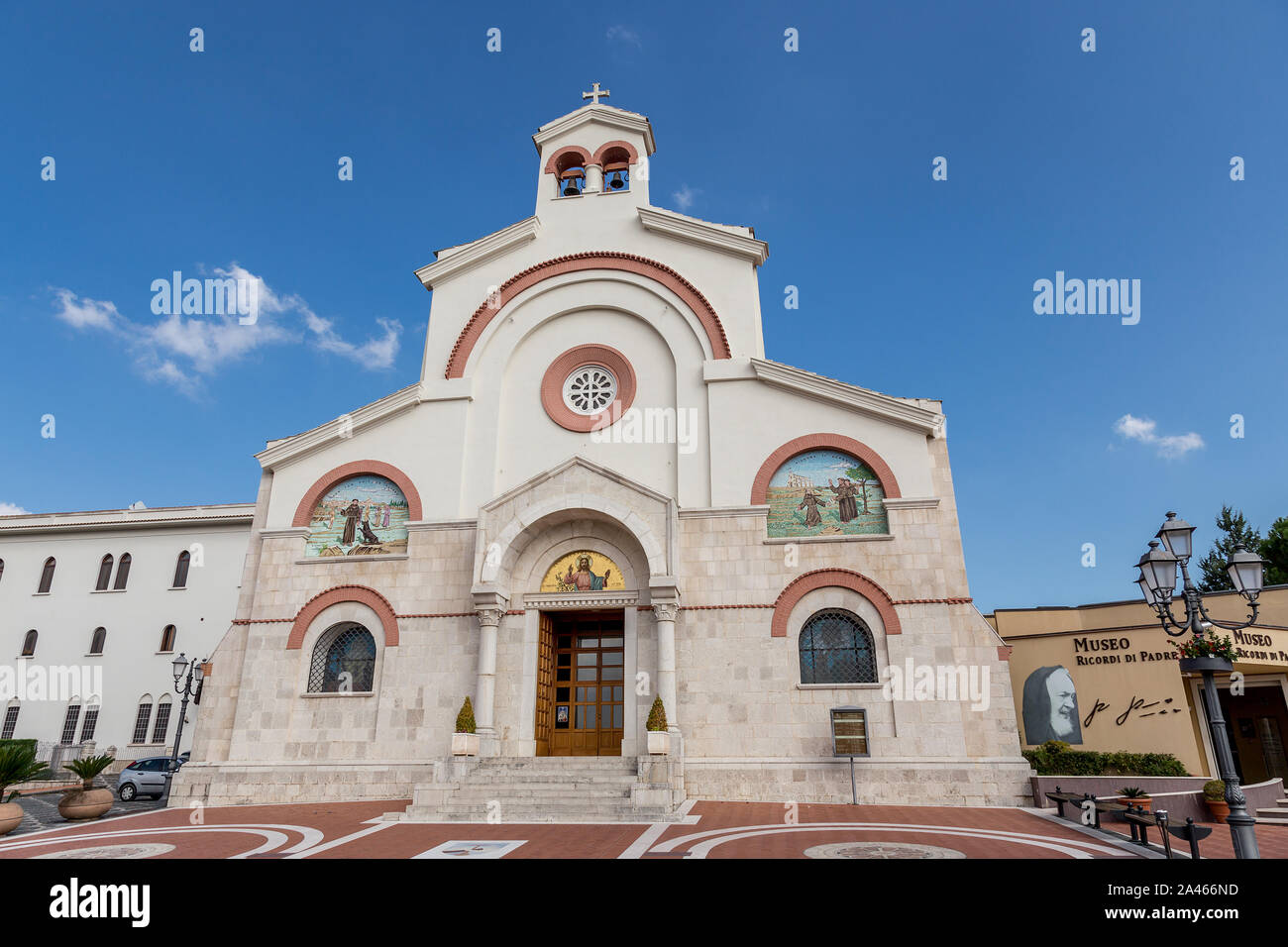 Il convento dei frati Cappuccini, Chiesa della Sacra Famiglia e Museo delle memorie da san Padre Pio anche sapere come Padre Pio, a Pietrelcina, Benevento, Italia Foto Stock