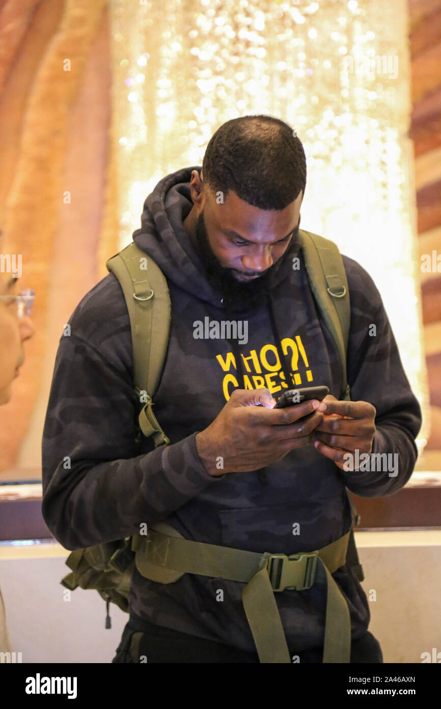 American giocatore di pallacanestro professionale lancia Stephenson, che gioca per Liaoning battenti Leopardi di cinese di pallacanestro, arriva in essa Foto Stock