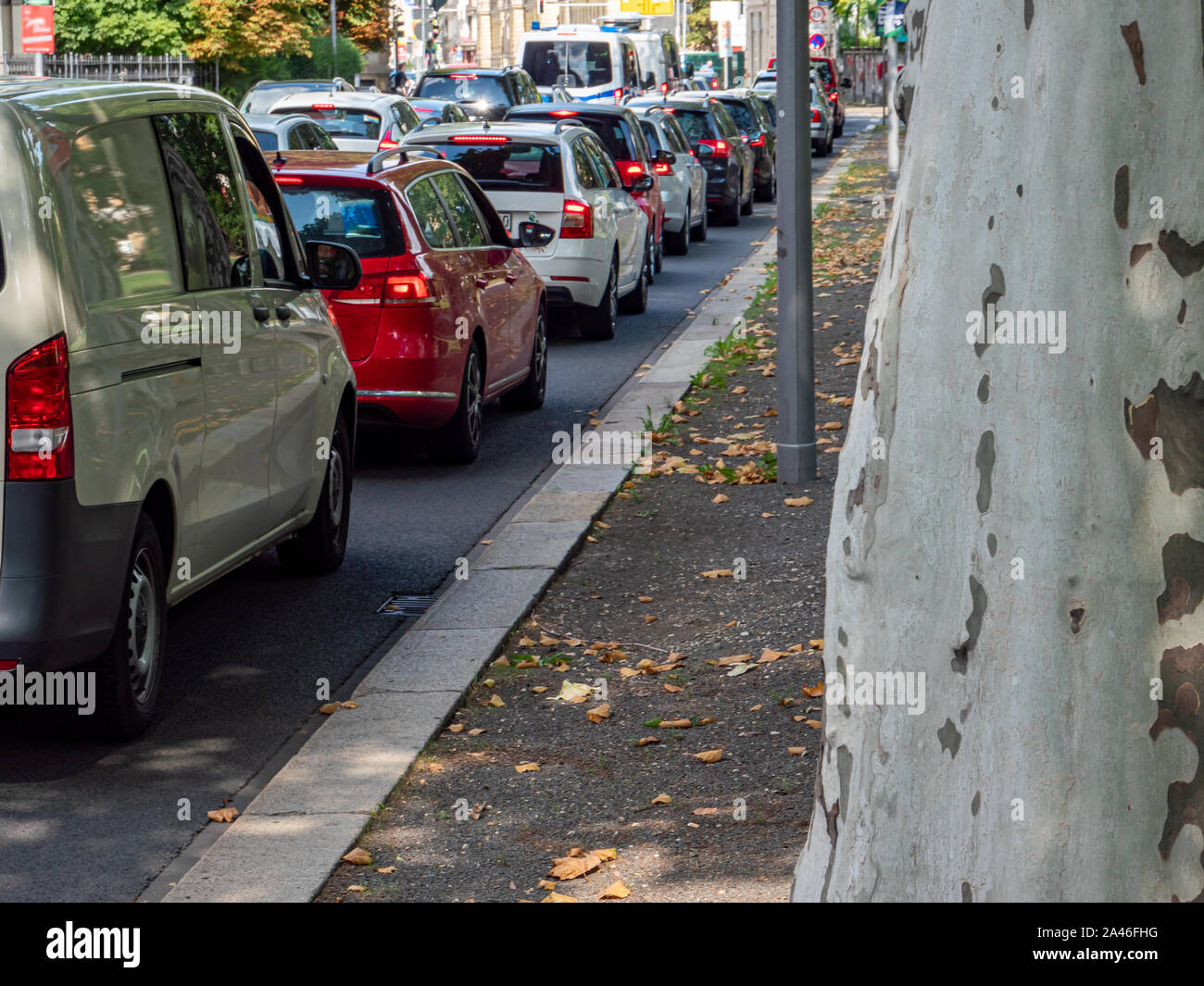La congestione nel centro della città polveri sottili inquinamento Co2 Foto Stock