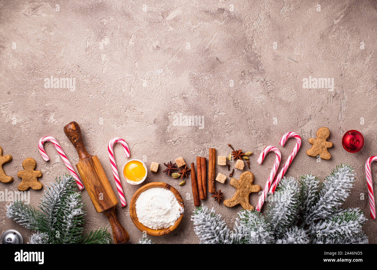 Ingredienti per la cottura dei biscotti di Natale Foto Stock