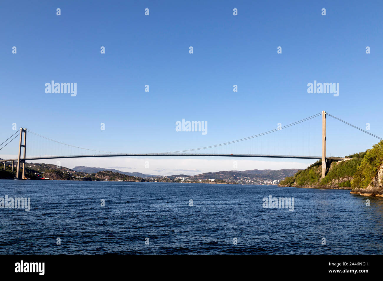 L'Askoy ponte di sospensione al di fuori di Bergen, Norvegia che collega la terraferma con Askøy isola. Foto Stock