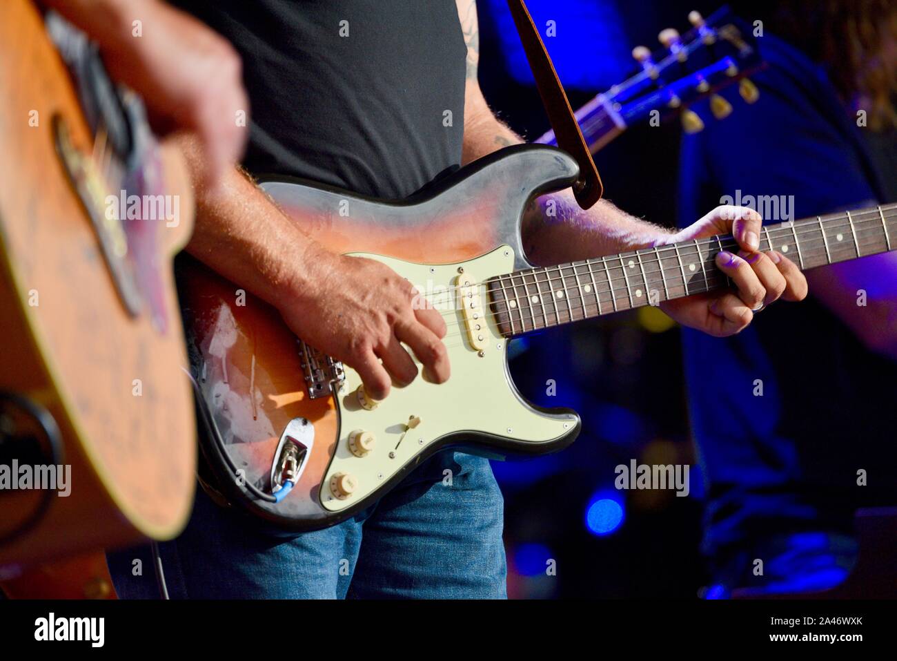 Close up della chitarra elettrica, giocato da backing band membro per paese stella della musica Jamey Johnson all aiuto di fattoria, East Troy, Wisconsin, STATI UNITI D'AMERICA Foto Stock