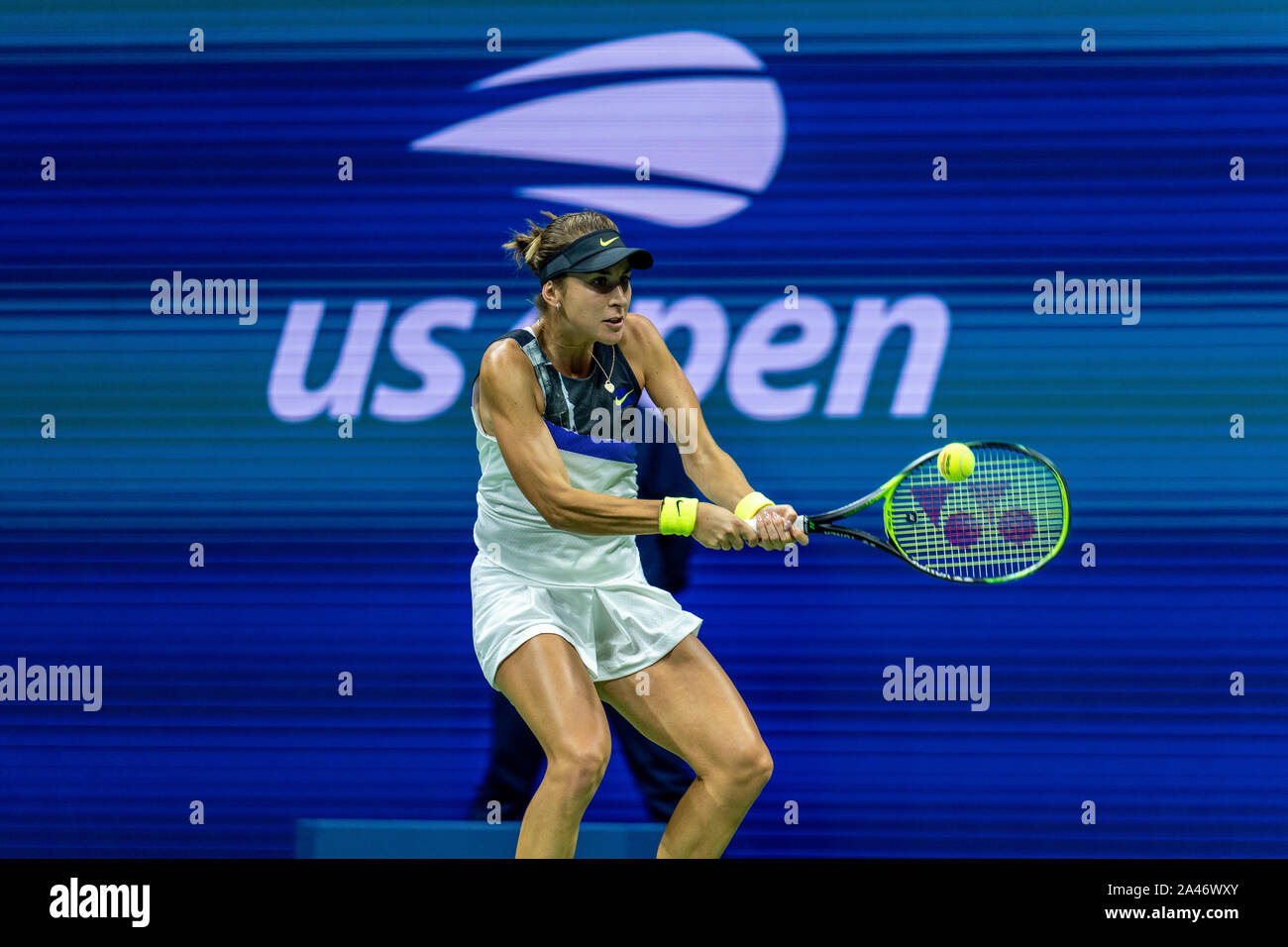 Belinda Bencic della Svizzera in competizione nella donna semi finali del 2019 US Open Tennis Championships. Foto Stock