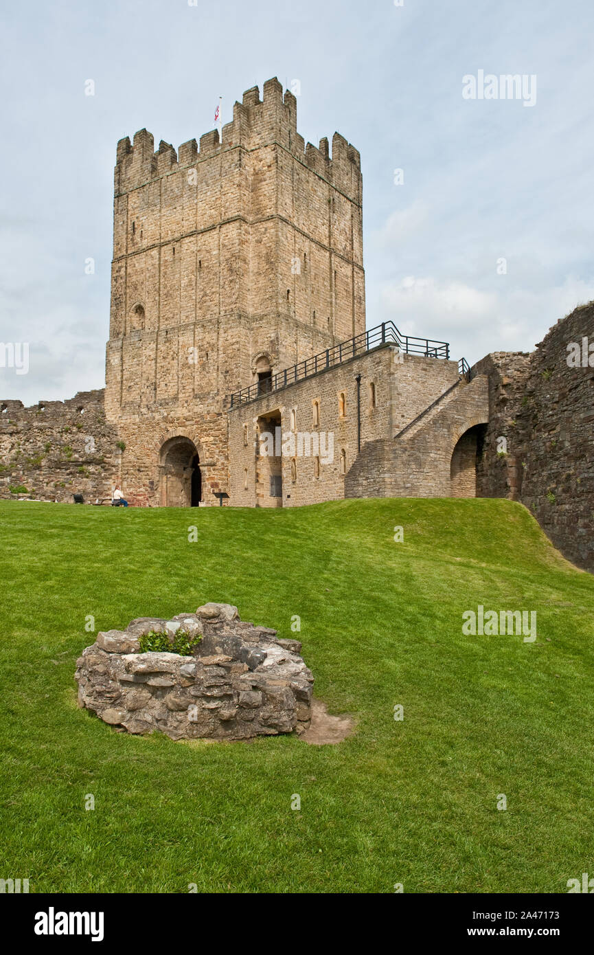 Richmond Castle e mantenere gatehouse. North Yorkshire, Inghilterra Foto Stock