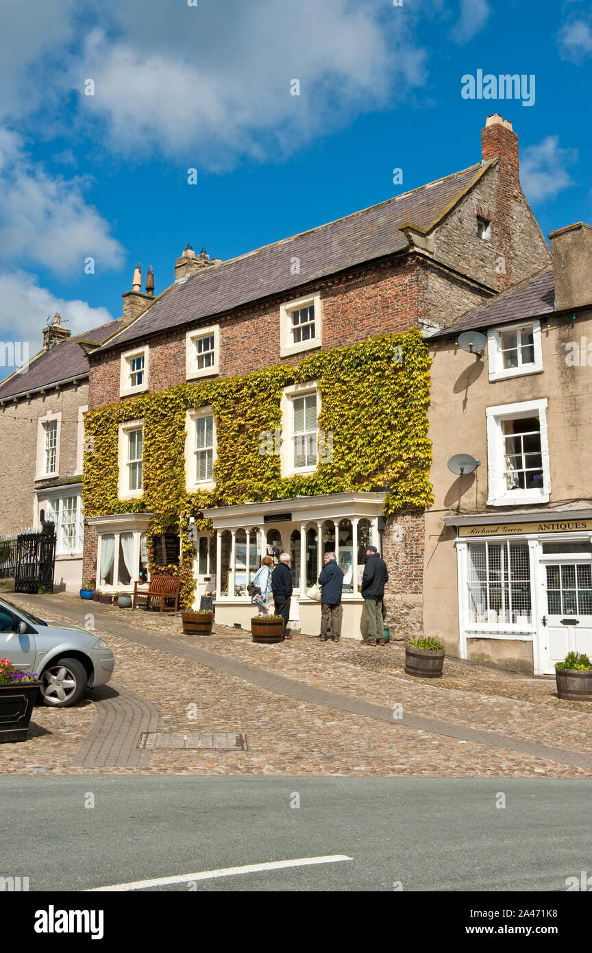 Negozi e caffè a Middleham. Yorkshire Dales, North Yorkshire, Inghilterra. Foto Stock