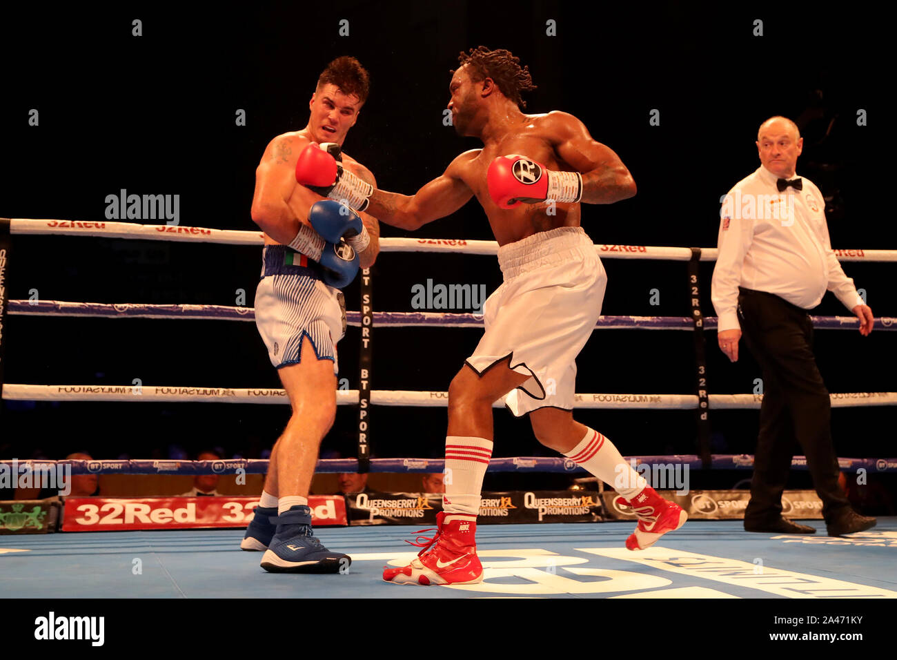 John Joyce vs Giordania Grannum, Middleweight contest at prima diretta Arena, Leeds. Foto Stock