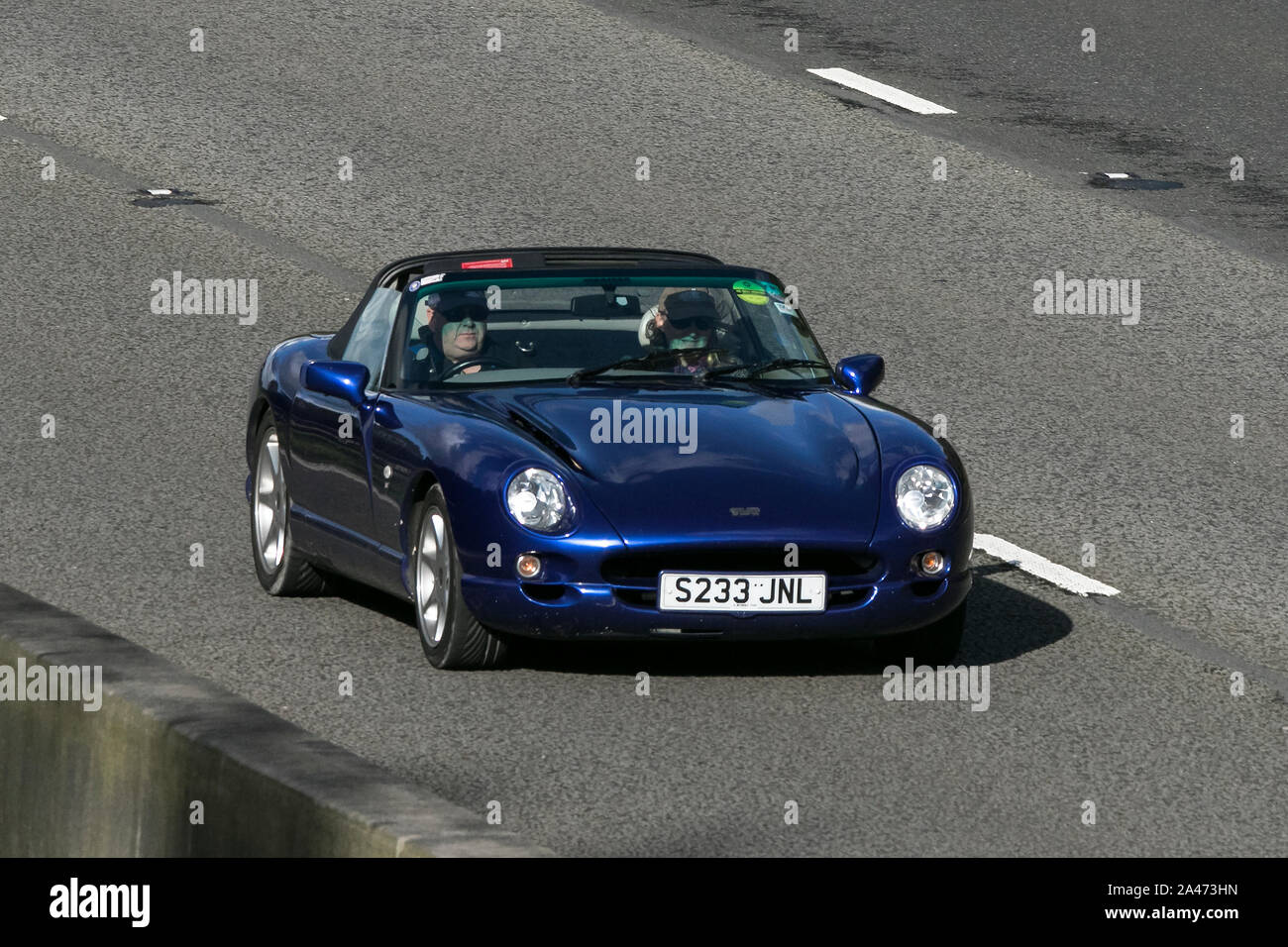 1998 blu Chimera Tvr; Viaggiare sulla autostrada M6 vicino a Preston nel Lancashire, Regno Unito Foto Stock