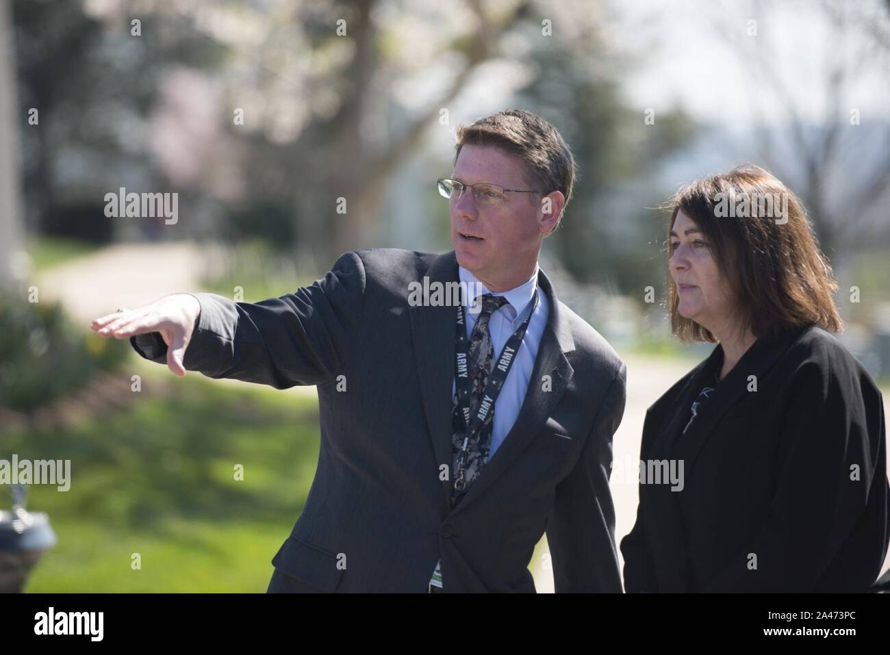 La First Lady della Nuova Zelanda stabilisce una corona presso la tomba del Milite Ignoto in Al Cimitero Nazionale di Arlington Foto Stock