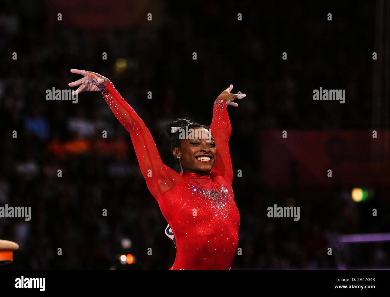 Stuttgart, Germania. Xii oct, 2019. Simone Biles degli Stati Uniti d'America competere in archivio per le donne durante la 49FIG ginnastica artistica Campionati del Mondo alla Hanns Martin Schleyer Halle di Stuttgart, Germania. Ulrik Pedersen/CSM/Alamy Live News Foto Stock