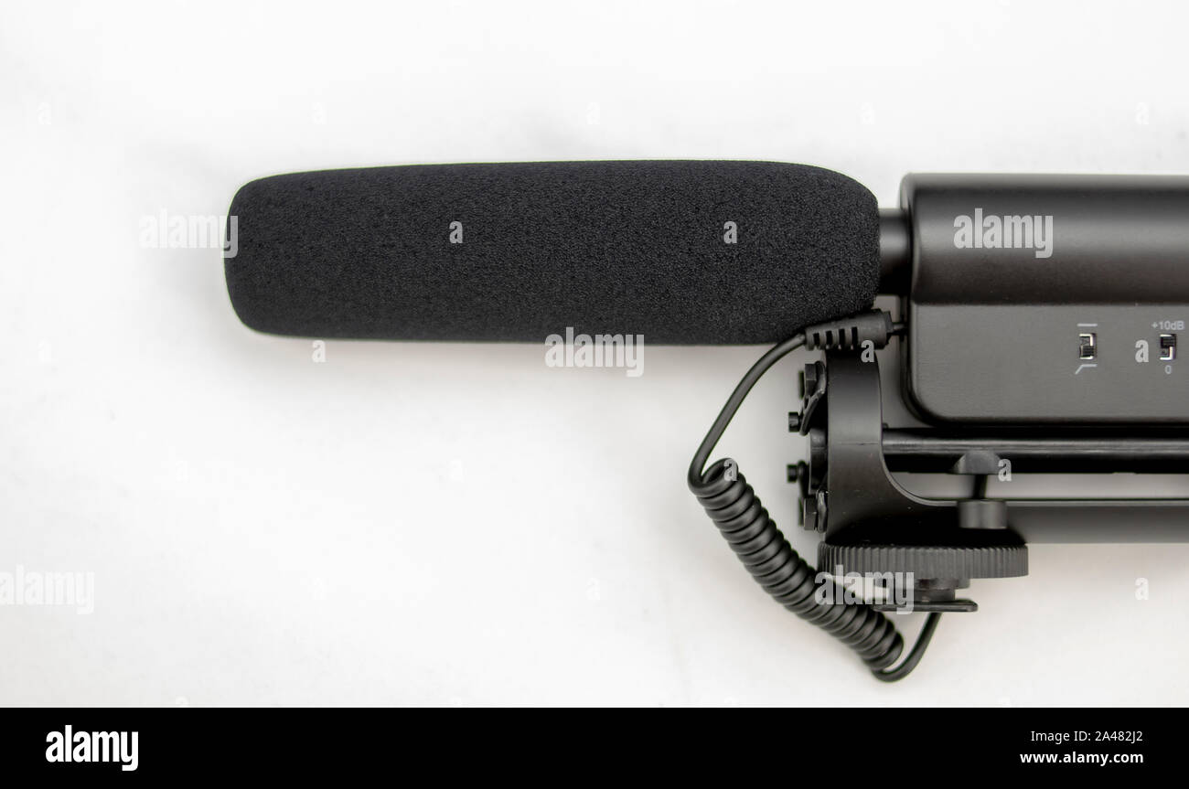 Il cannone o microfono unidirezionale per la connettività con le fotocamere o videocamere digitali Foto Stock
