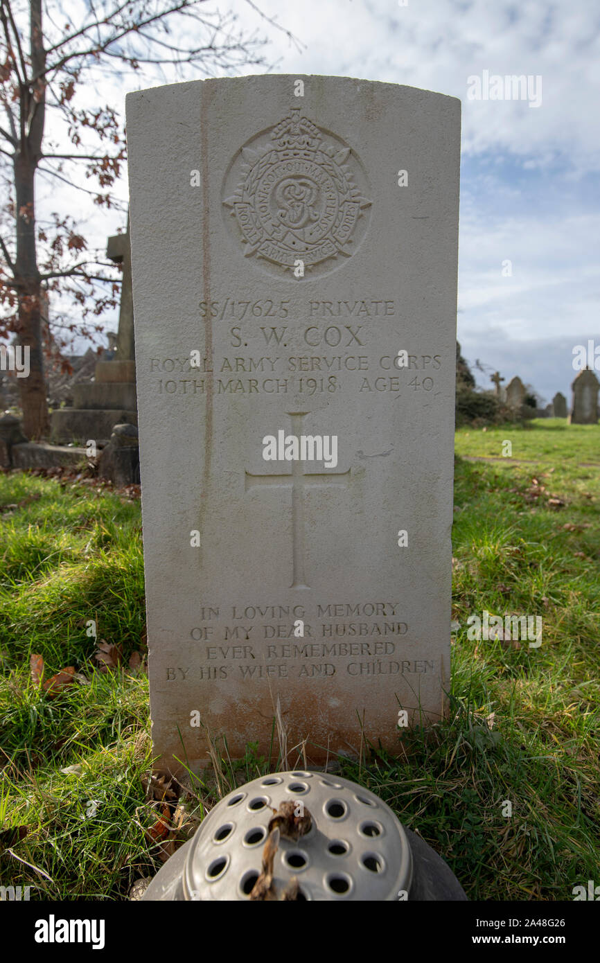 Commissione delle tombe di guerra del Commonwealth Tomba di Samuel Walter Cox dell'esercito Service Corps, Greenbank cimitero, Bristol Foto Stock