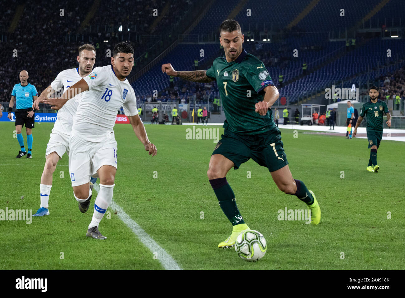 Roma, Italia. Xii oct, 2019. Leonardo Spinazzola dell Italia visto in azione durante UEFA EURO 2020 partita di qualificazione tra Italia e Grecia presso lo Stadio Olimpico di Roma.(punteggio finale: Italia 2:0 Grecia) Credito: SOPA Immagini limitata/Alamy Live News Foto Stock