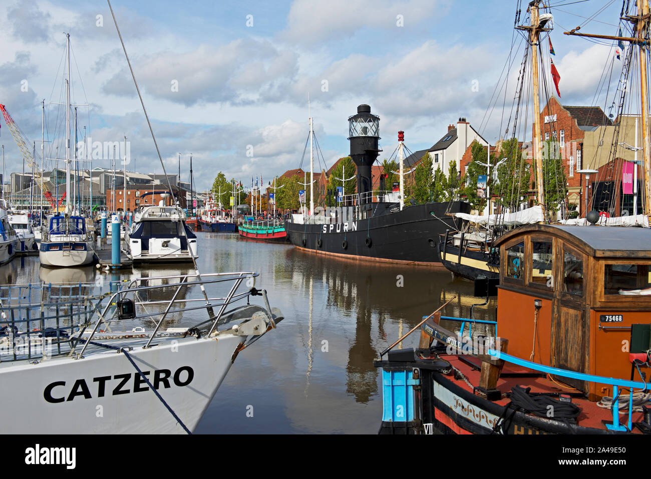 Barche ormeggiate nel porto turistico di Kingston upon Hull, East Yorkshire, Inghilterra, Regno Unito Foto Stock