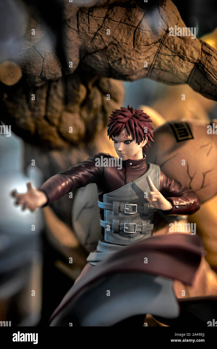 Anime giapponese. Statua e Statuetta di anime giapponese i personaggi dei fumetti in un negozio la finestra di visualizzazione Foto Stock