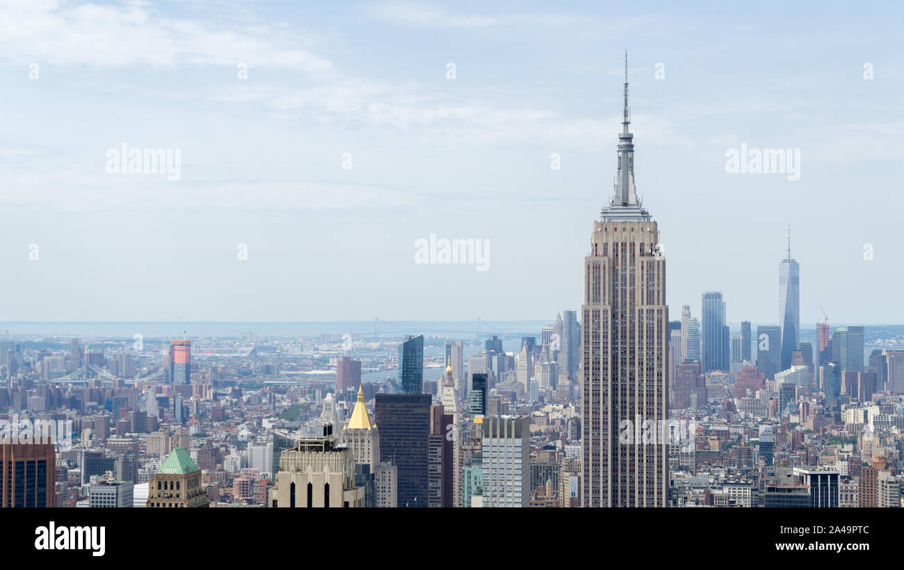 Empire State building come si vede dal Rockefeller Center Foto Stock