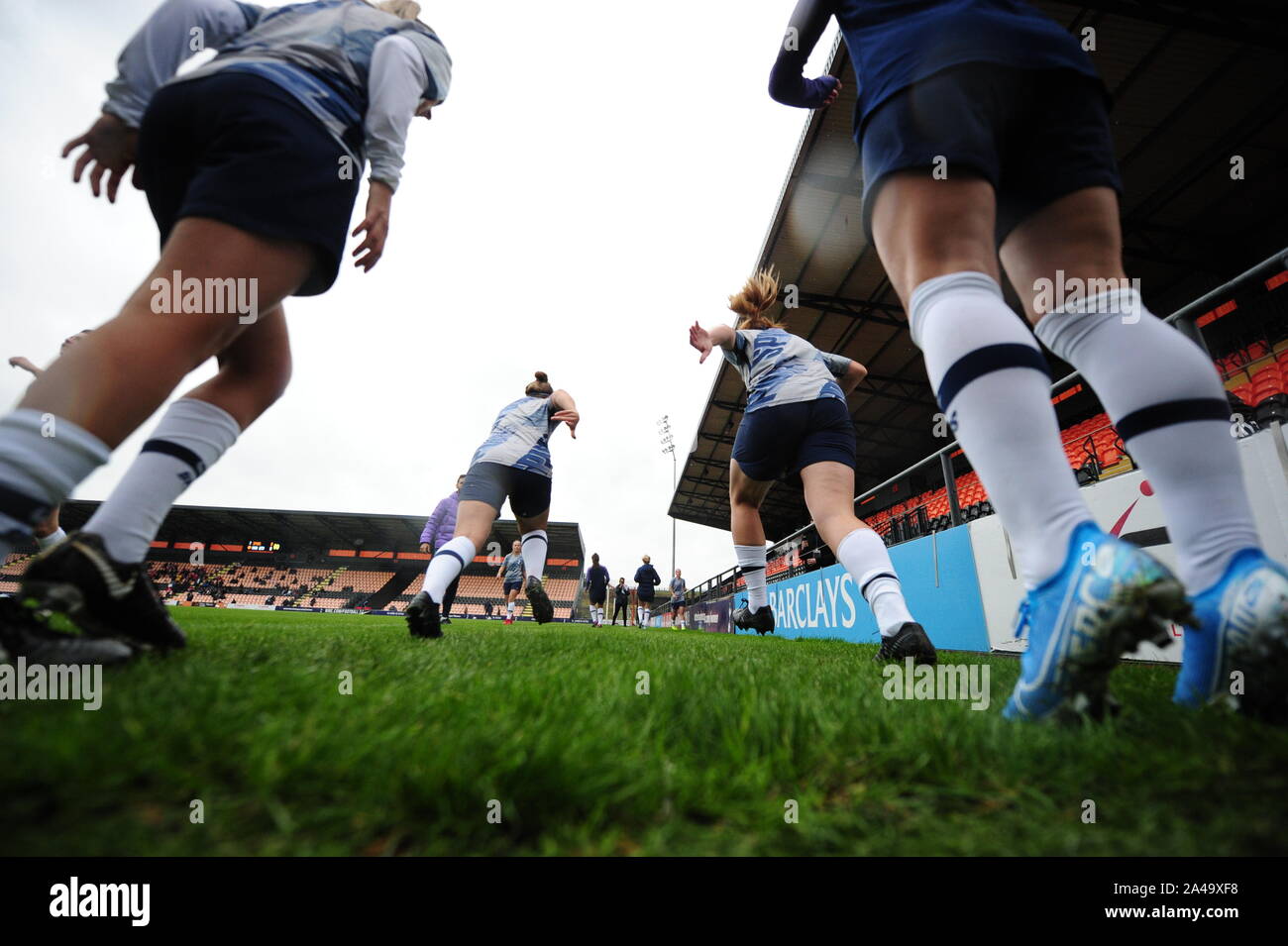 Una vista generale del Tottenham Hotspur giocatori prima che la FA DONNA Super League match all'alveare, Barnet. Foto Stock