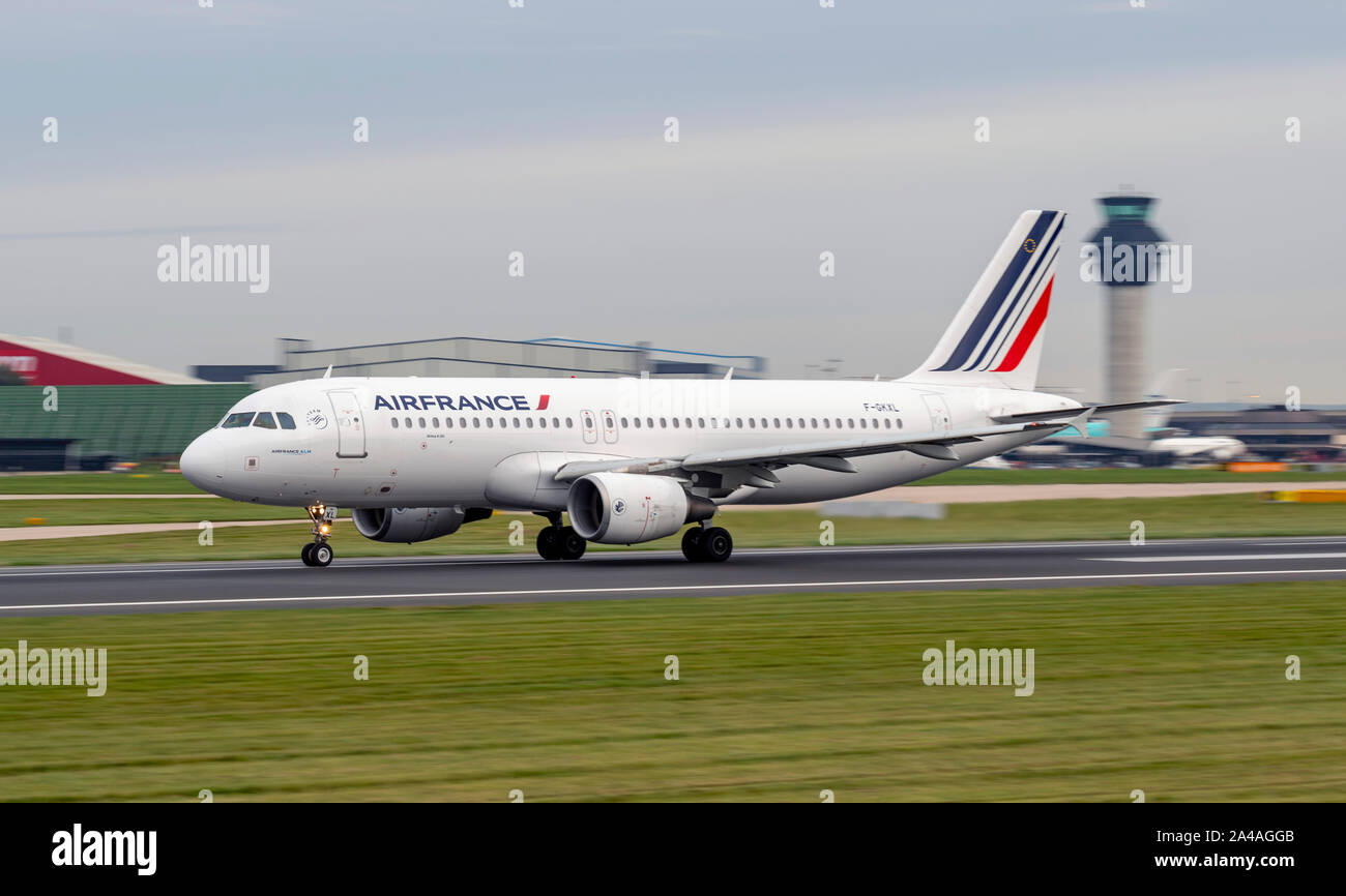 Air France Airbus A320-200, F-GKXL, laminazione per il lancio all'Aeroporto di Manchester Foto Stock