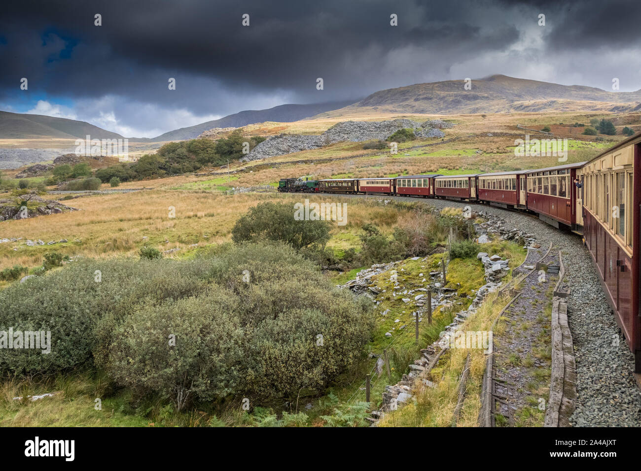 Ex South African ferrovie NGG16 Garratt classe in livrea verde operanti sul Ffestiniog e Welsh Highland railway, Galles del Nord, Regno Unito Foto Stock