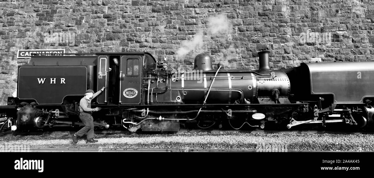 Ex South African ferrovie NGG16 Garratt classe in livrea verde operanti sul Ffestiniog e Welsh Highland railway, Galles del Nord, Regno Unito Foto Stock