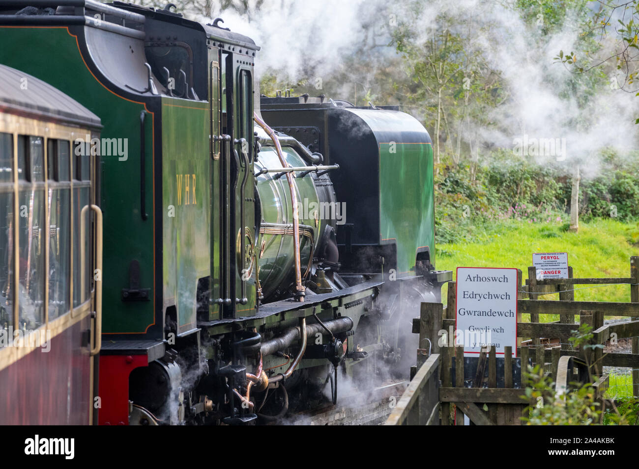 Ex South African ferrovie NGG16 Garratt classe in livrea verde operanti sul Ffestiniog e Welsh Highland railway, Galles del Nord, Regno Unito Foto Stock