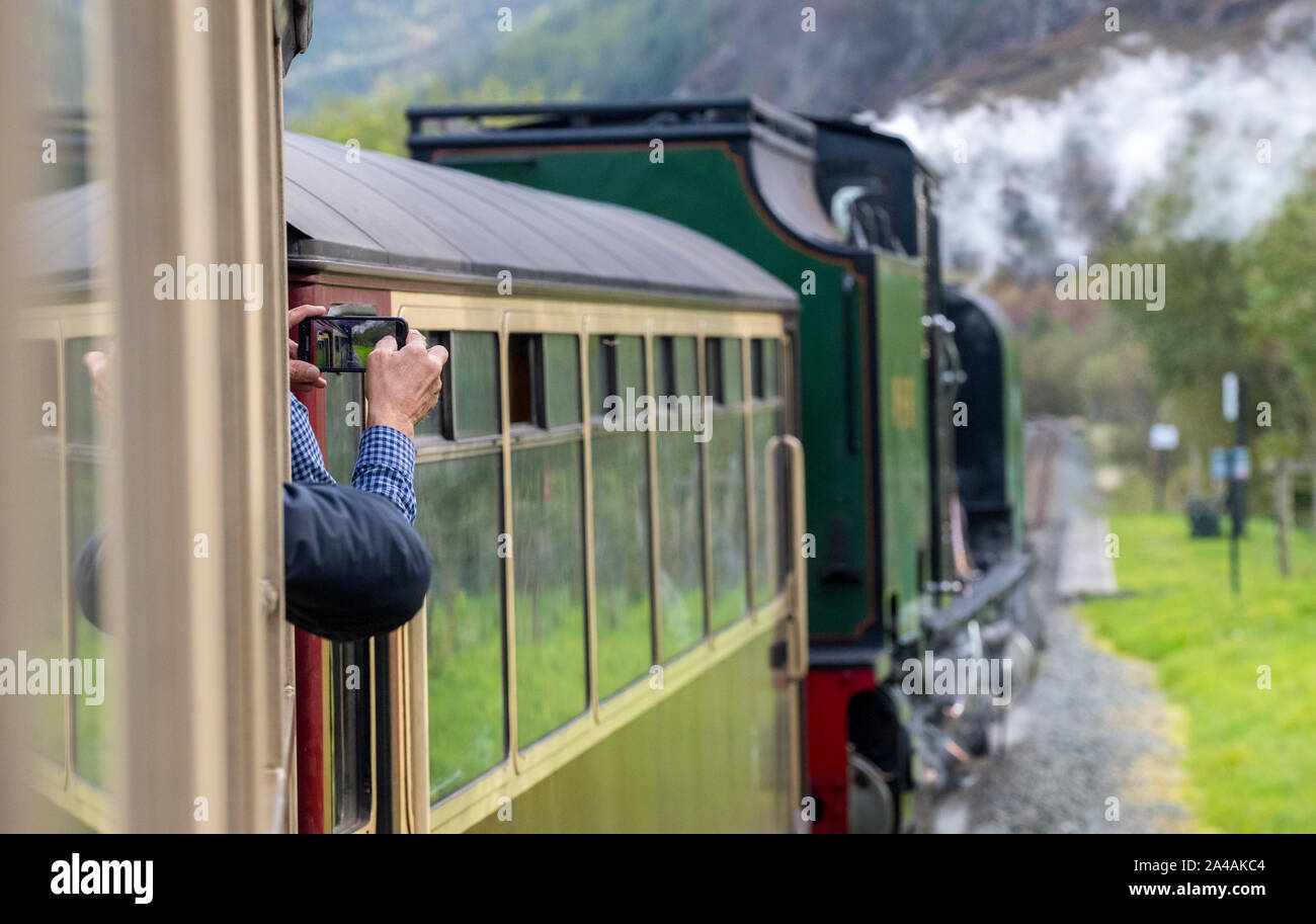 Ex South African ferrovie NGG16 Garratt classe in livrea verde operanti sul Ffestiniog e Welsh Highland railway, Galles del Nord, Regno Unito Foto Stock