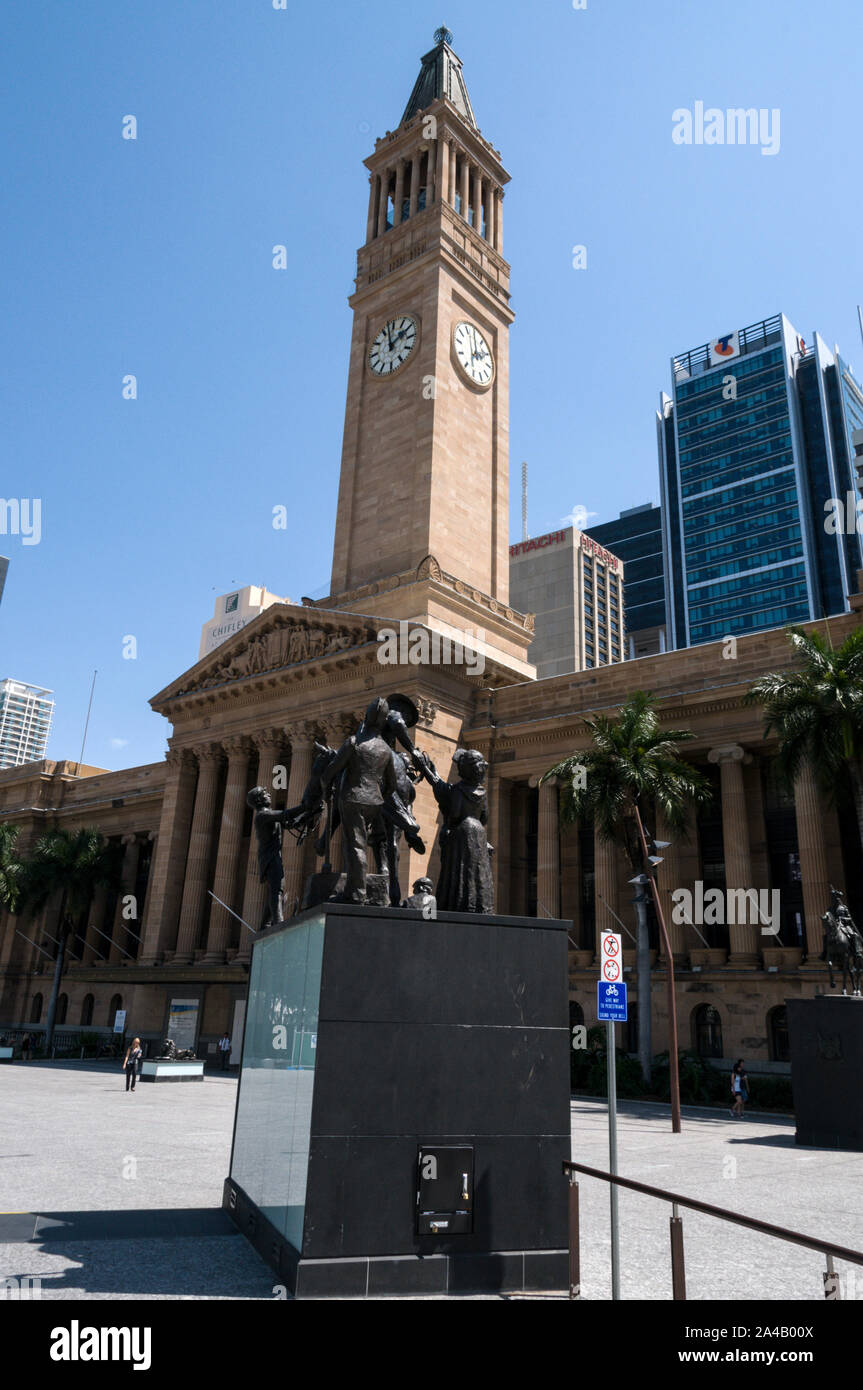 Una scultura del Petrie Tableau in King George Square di fronte al Municipio di Brisbane, Queensland, Australia. La scultura commemora il Foto Stock