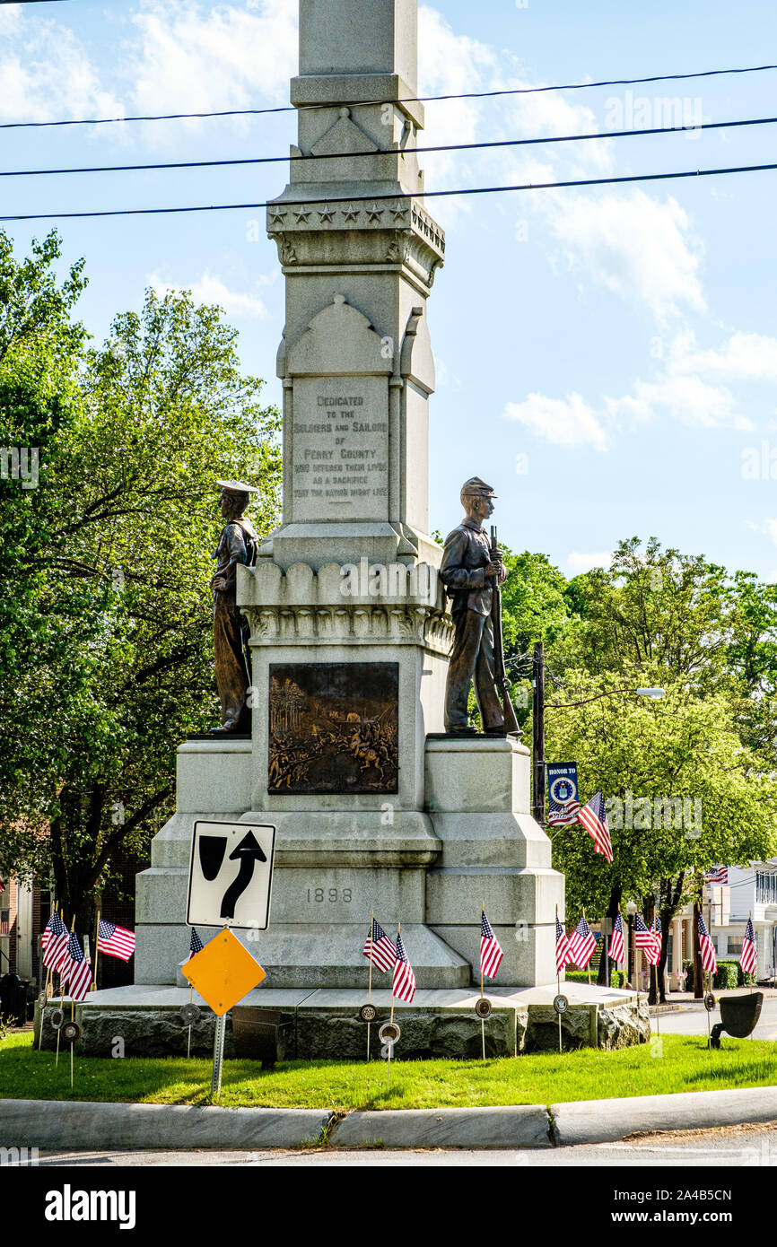 Soldati e marinai monumento, Town Square, New Bloomfield, Pennsylvania Foto Stock