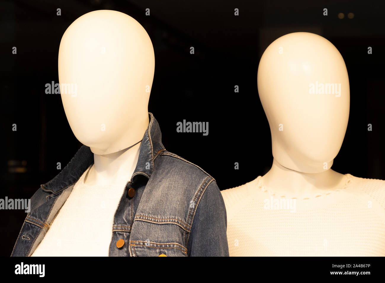 Manichino senza volto immagini e fotografie stock ad alta risoluzione -  Alamy