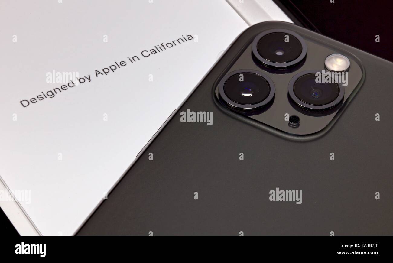 IPhone 11 Pro Max con il nuovo incredibile triple-sistema di telecamere Foto Stock