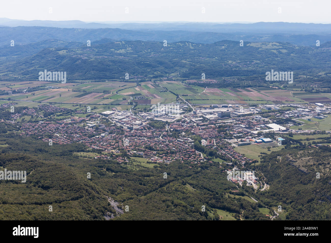 Vista aerea di Ajdovscina, Valle del Vipava, Slovenia Foto Stock