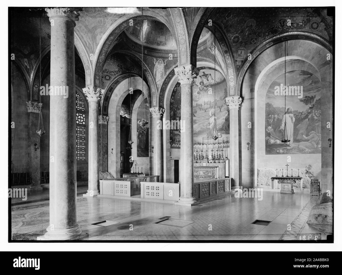 La Basilica del Getsemani [cioè, Chiesa di tutte le nazioni o chiesa dell agonia]. Int[erior], le tre absidi. Foto Stock
