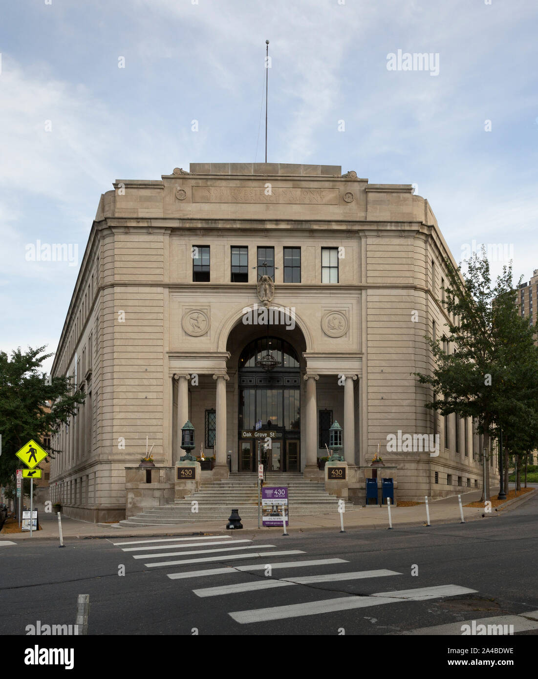 Il 1924 Northwestern storico nazionale di assicurazione vita Azienda Home Office edificio, noto anche come il Loring Park Edificio per uffici a Minneapolis, Min Foto Stock