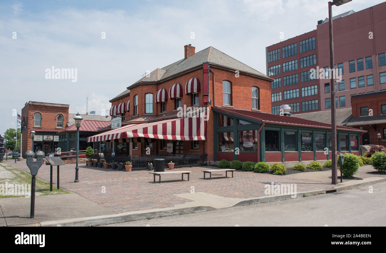 Il Cabell-Huntington Convention & Visitors Bureau ancore Stazione del patrimonio, un vecchio Baltimore & Ohio Railroad Station nel centro cittadino di Huntington, West Virginia, che è stato convertito in un assortimento di negozi e ristoranti Foto Stock
