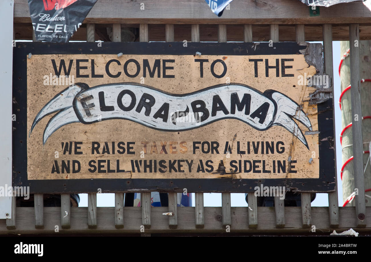 Il Flora-Bama bar situato sul Florida-Alabama linea di confine Foto Stock