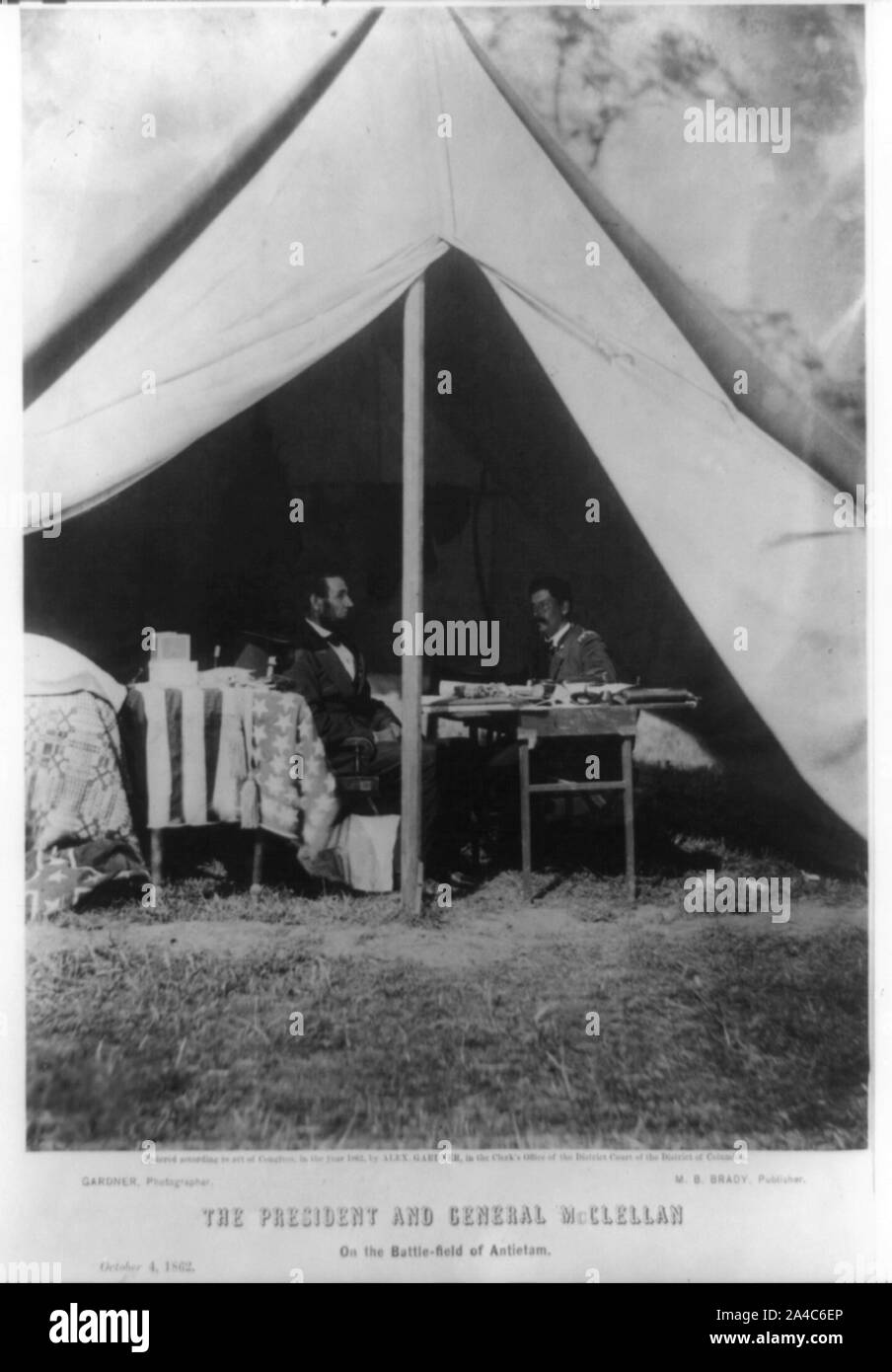 Il presidente e il generale McClellan sul campo di battaglia di Antietam Foto Stock