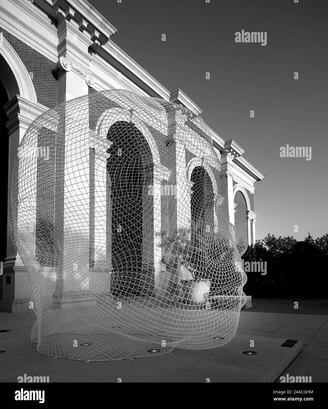 Il fulcro statua nella plaza e il giardino di sculture dei prati Museo sul campus della Southern Methodist University di Dallas, Texas Foto Stock