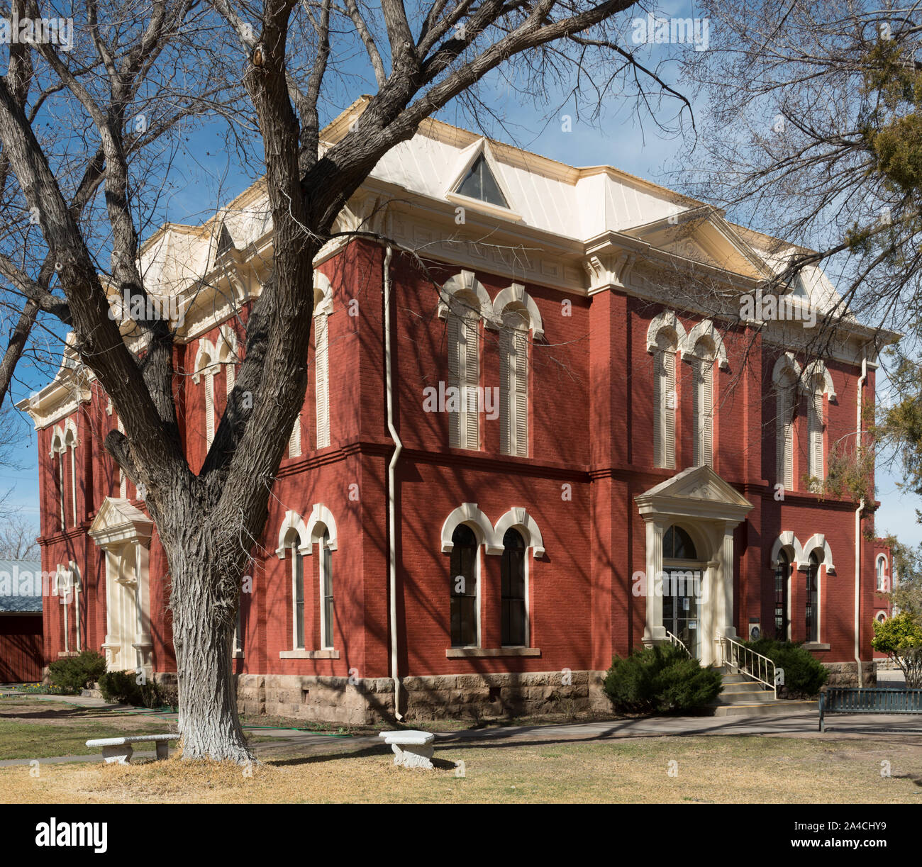 Il tribunale di contea di Brewster, la contea più grande in Texas (perché include la maggior parte della terra all'interno dell'imponente Parco nazionale di Big Bend), è stato costruito nel 1887 Foto Stock