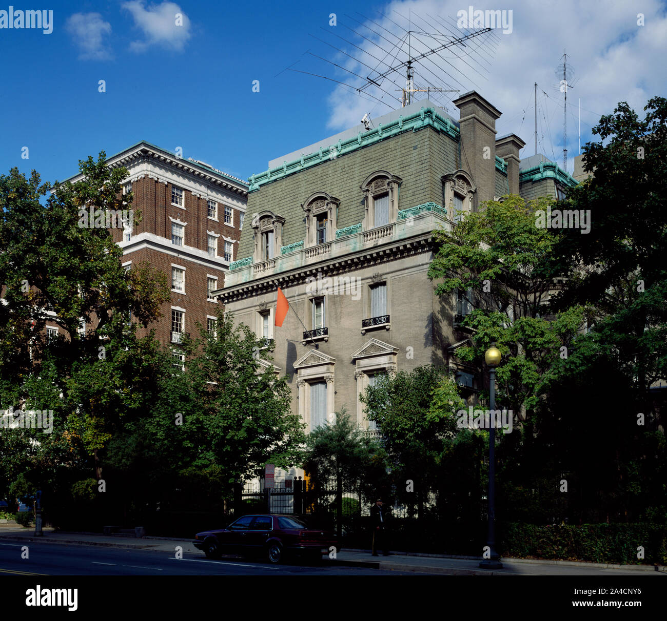 Bandiera dell'U.R.S.S. ha volato solo un paio di giorni dopo questa immagine è stata presa della cancelleria e la residenza dell'Ambasciatore della Repubblica Russa, Washington, D.C. Foto Stock