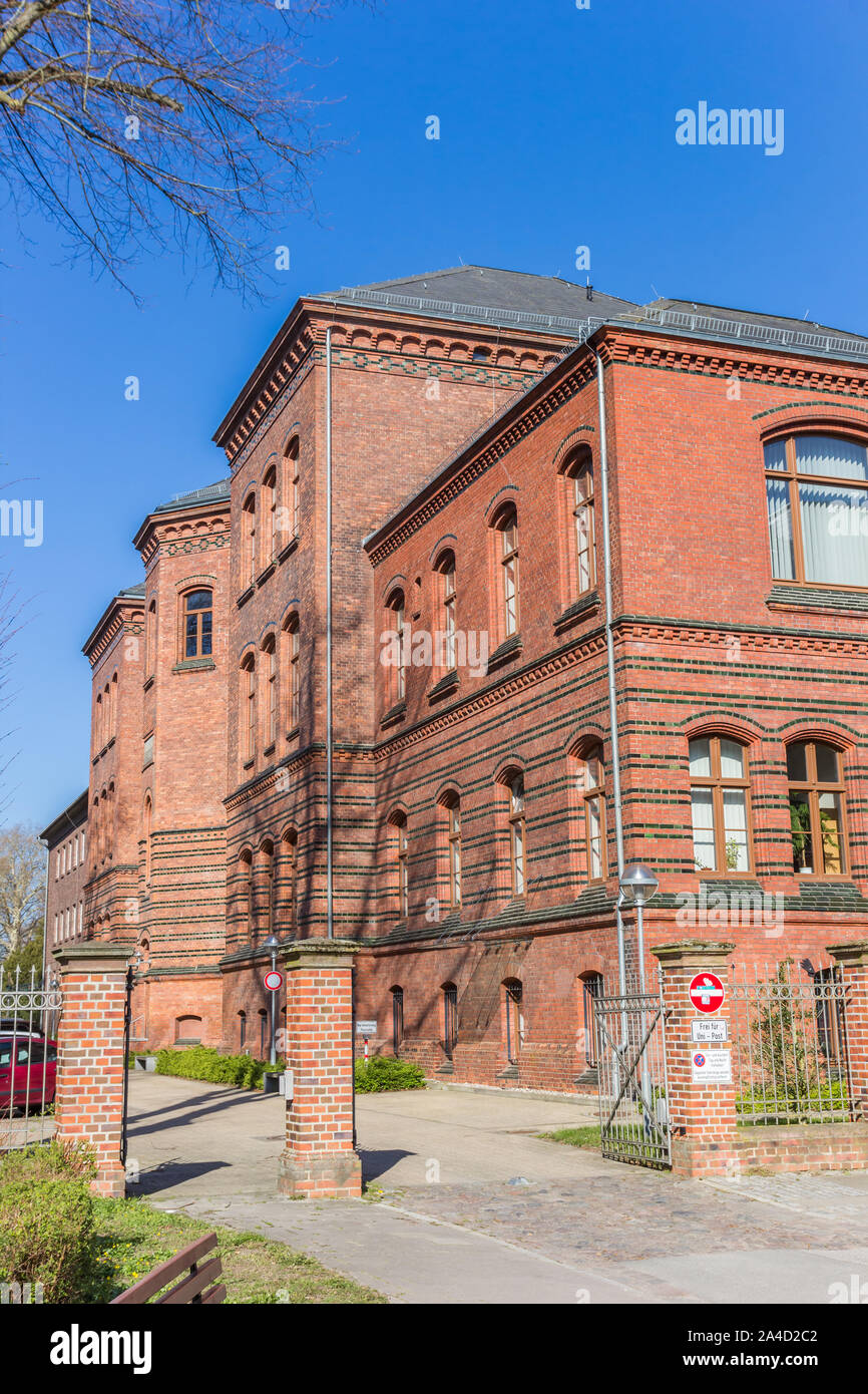 Storico edificio universitario nella città anseatica di Greifswald, Germania Foto Stock